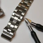 Jak zmniejszyć bransoletę w zegarku? Poradnik krok po kroku